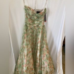 Morgan & Co Dress Floral Print Size 7/8. NEW With Tags!